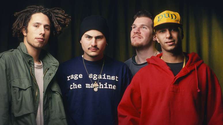 Rage Against the Machine em 1993: (D-E) Zack De La Rocha, Tim Commerford, Brad Wilk e Tom Morello -