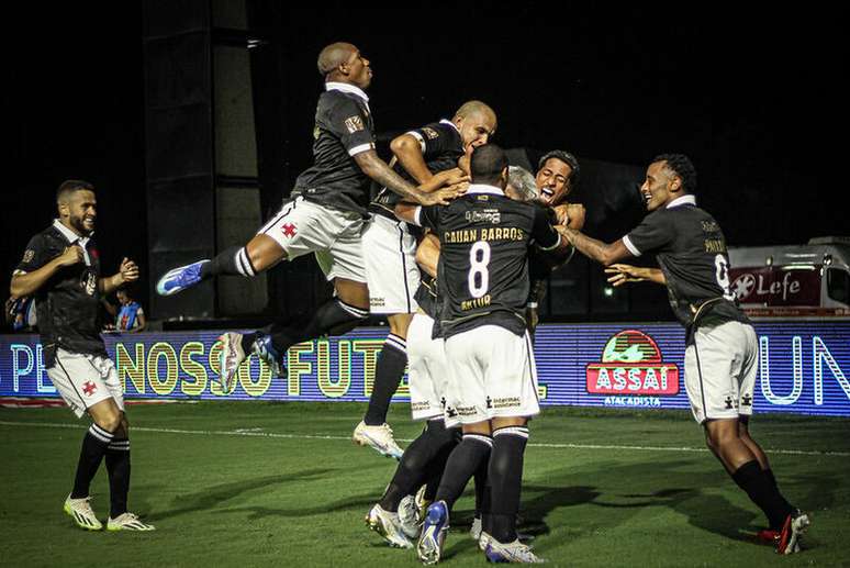 Jogadores comemoram gol do Vasco contra o Boavistajogar 212024 –