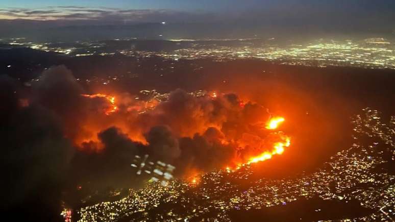 Incêndioscomo funciona o bonus da arbetyLos Angeles podem ter sido causados por fogos de artifício na virada do ano