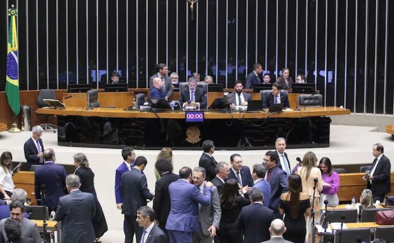 Plenário da Câmara: Mudança ocorre pouco antes de nova eleição para presidente da Câmara, que tem como favorito o deputado Hugo Motta, que conta com o apoio de Arthur Lira