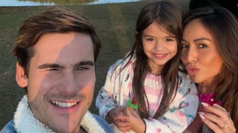 Nicolas Prattes, Zoe e Sabrina Sato