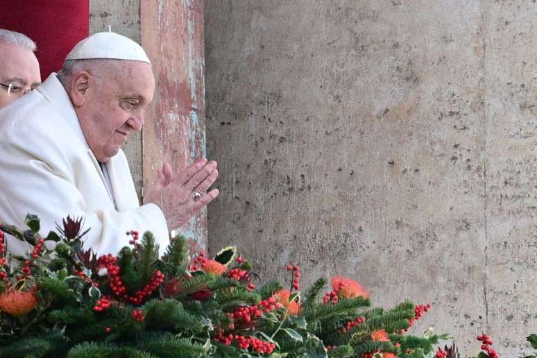 Papa Francisco lança livro com fotos inéditas de seu acervo pessoal