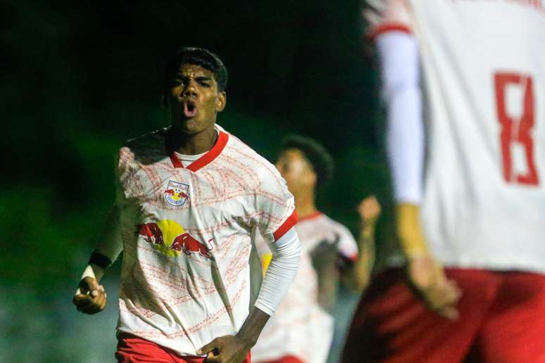 Filipinho, jogador do Red Bull Bragantino. 