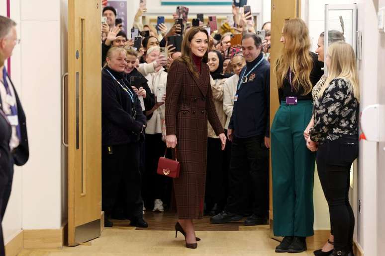 Kate Middleton visitou o The Royal Marsden Hospital,estrela bet sedeLondres, nesta terça-feira, 14.