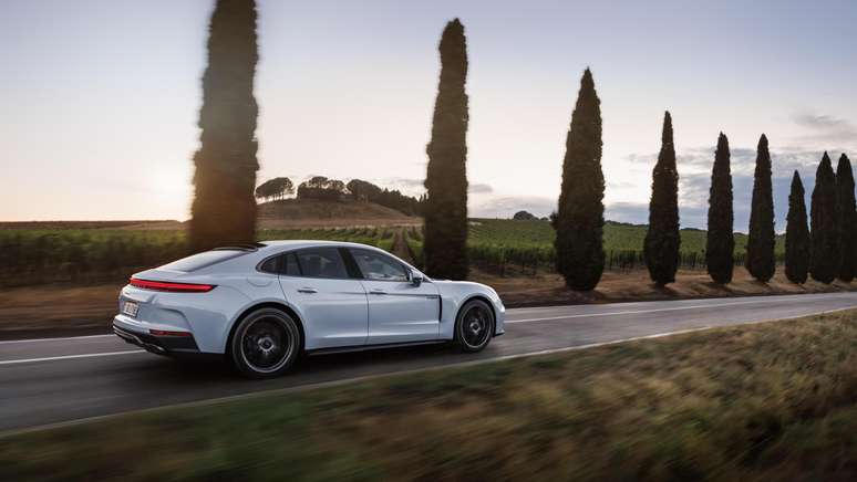 Novo Porsche Panamera Turbo S E-Hybrid