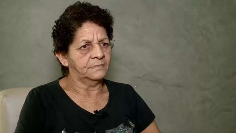 Acusada de matar crianças envenenadas é solta; mulher ainda não foi inocentada, mas reviravolta aponta novo suspeito do caso