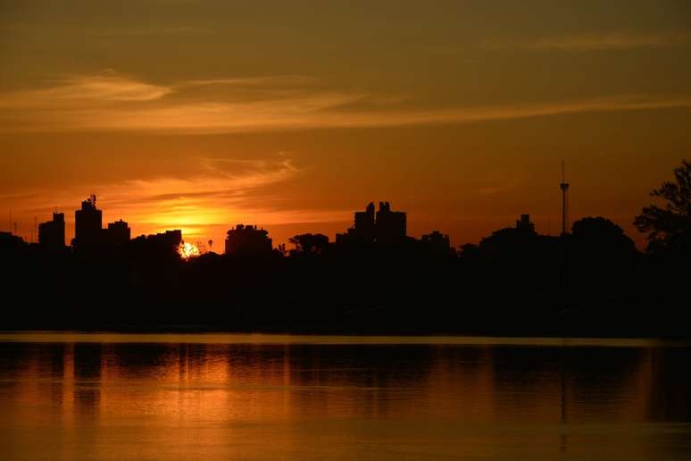 A cidade de Salto permite aos turistas conhecerem o provincianismo do interior uruguaio 