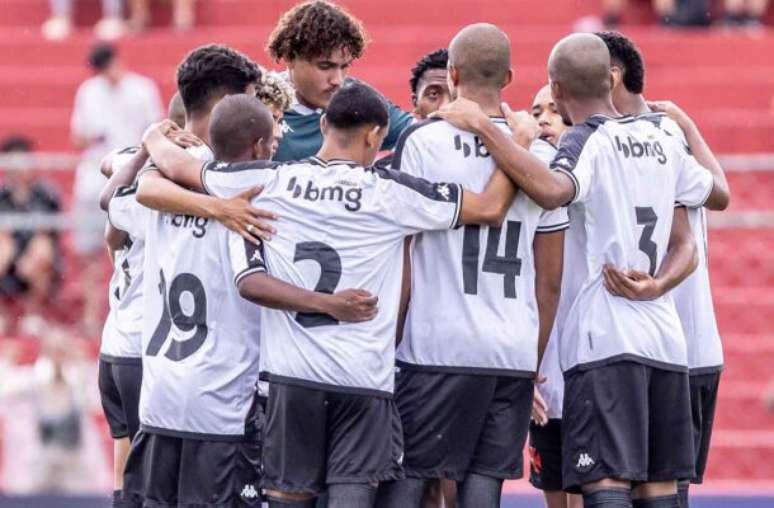 Flamengo de Guarulhos avançou de maneira heroica às oitavas de final –