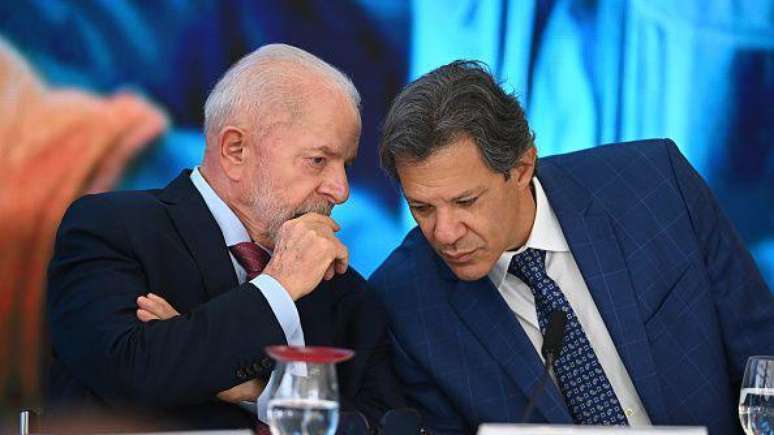 Lula e Haddad publicaram vídeos para desmentir notícias falsas sobre taxação do Pix