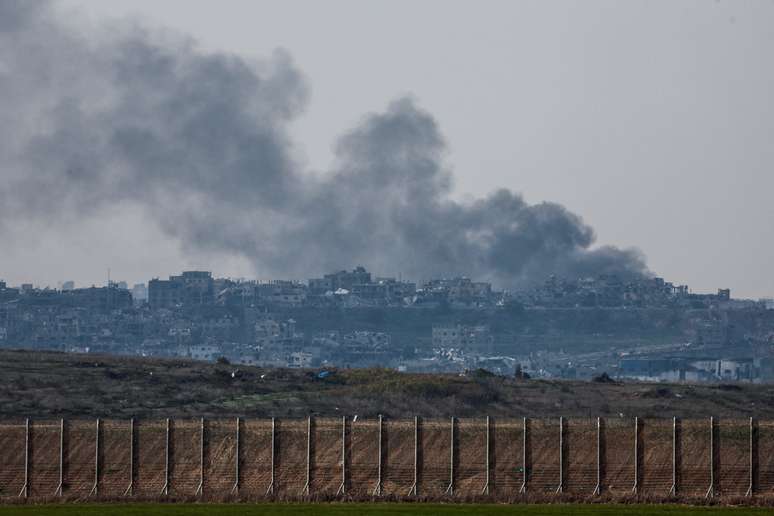 Bombardeios continuam na Faixa de Gaza
