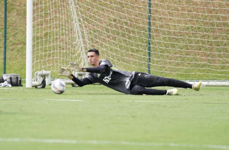 Fotos: Daniela Veiga / Atlético - Legenda: Pedro Cobra em ação durante treino do Atlético