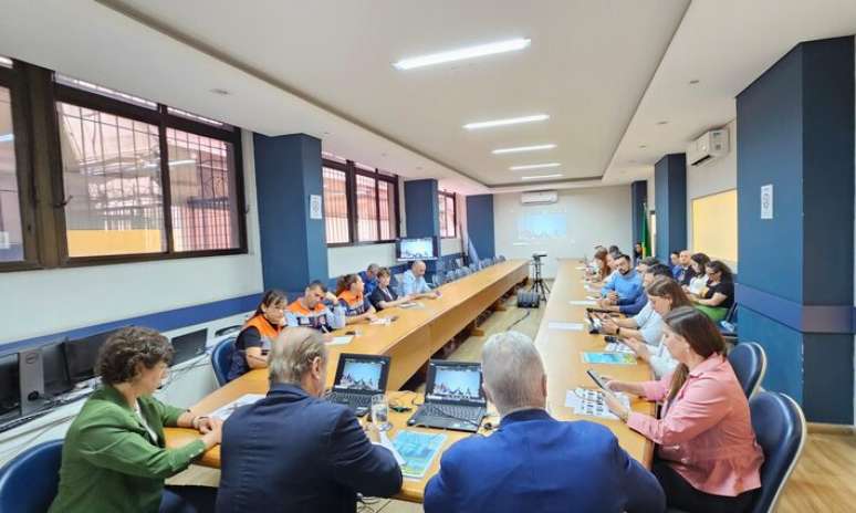 Reunião de lançamento do documento contou com representantes da Defesa Civil, Organização Pan-Americana da Saúde (Opas) e Conselho de Secretários Municipais de Saúde do Estado de São Paulo (Cosems), além do secretário de Saúde