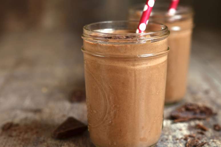 Shake vegano de cacau e amêndoas 