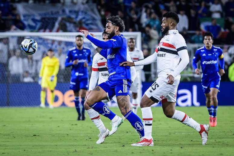 Com gols de Matheus Pereira e Luciano, Cruzeiro e São Paulo empatam no FC Series