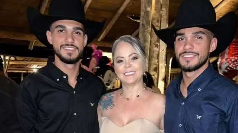 Marcia Siqueira m&atilde;e de Jo&atilde;o Gabriel e Jo&atilde;o Pedro &mdash;