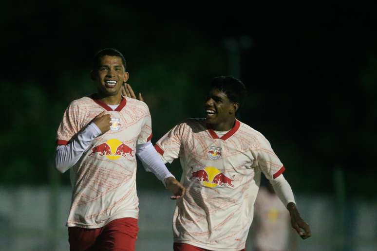 Athyrson, jogador d time sub-20 do Red Bull Bragantino. 