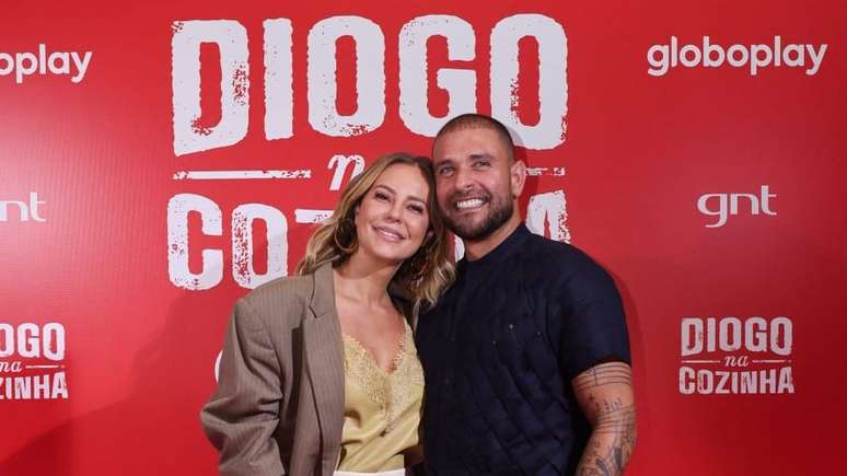 Paolla Oliveira prestigia o namorado, Diogo Nogueira, em pré-estreia