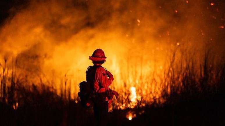 Episódios como os incêndios de Los Angeles tendem a ganhar força nos próximos anos, revelam projeções