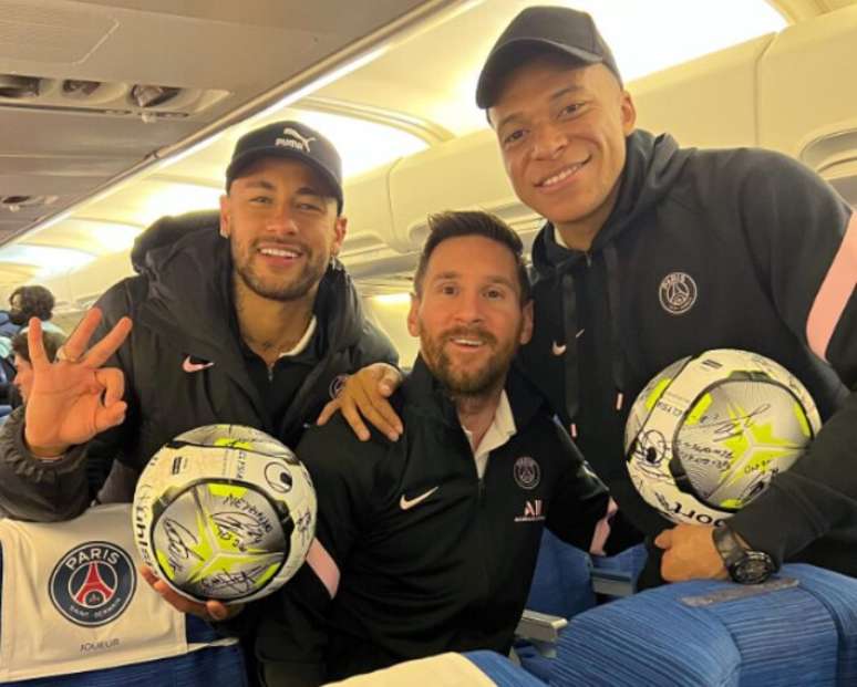 Segundo Neymar, Mbappé teve ciúmes de sua relação com Messi.