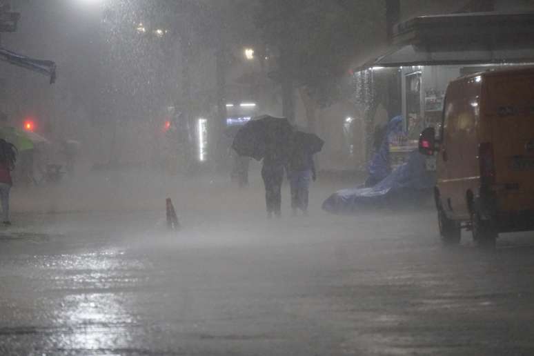 Chuva deixa São Paulo em estado de atenção