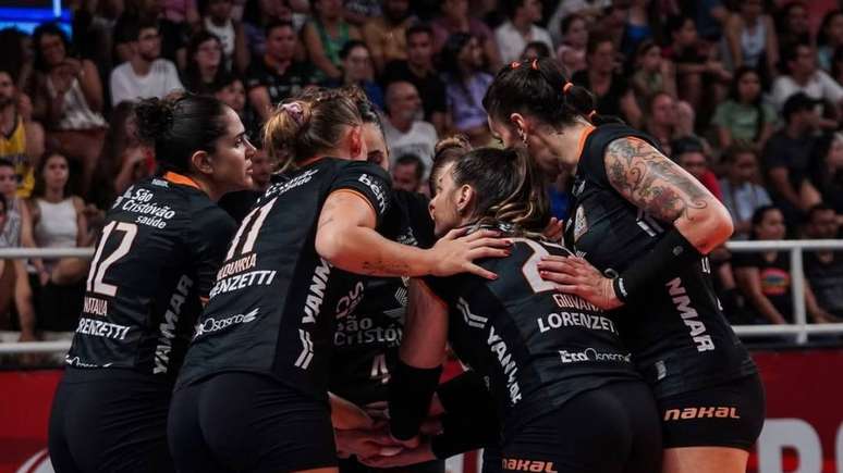 Osasco passa do Mackenzie e garante vaga nas semifinais da Copa Brasil de Vôlei.