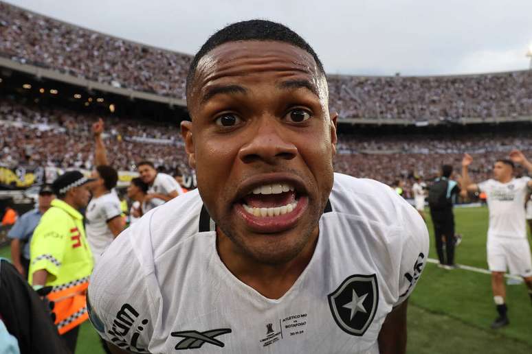 Júnior Santos comemorando o título da Libertadores,copa esporte da sortefinal contra o Galo –