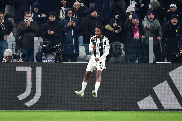 Mbangula merayakan gol pertama - Foto Valerio Pennicino/Getty Images