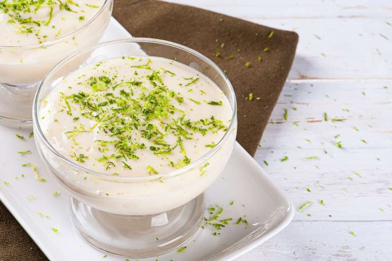 Mousse de maracujá com toque de limão 