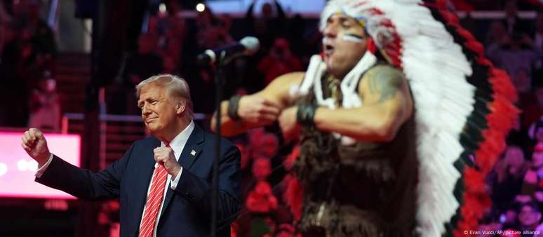 Banda Village People animou os apoiadores de Trump durante comício numa arena de Washington