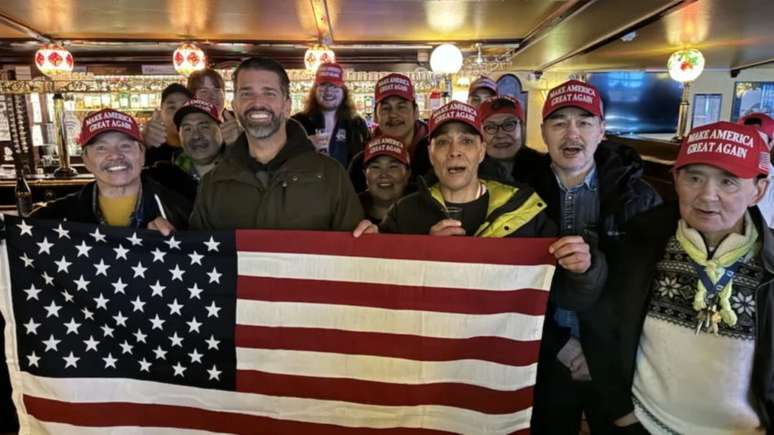 Filho do presidente eleito, Donald Trump Jr ficou na Groenlândia durante quatro horas