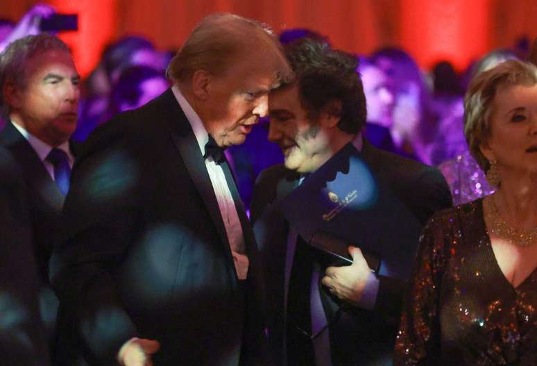 Donald Trump e Javier Milei em Mar-a-Lago, nos EUA