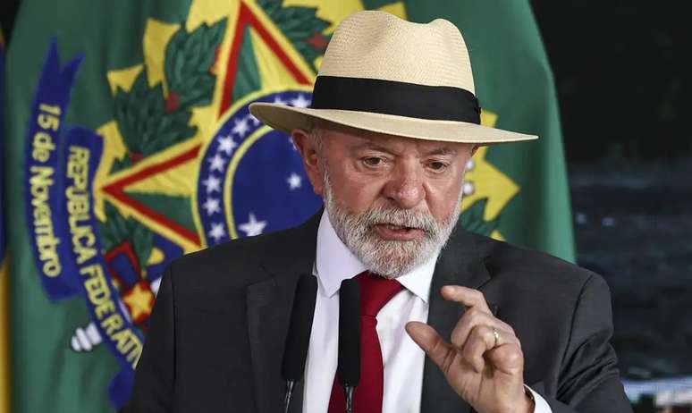 O presidente Lula (PT) cobrou seus ministros para que priorizem medidas que reduzam o preço de alimentos.