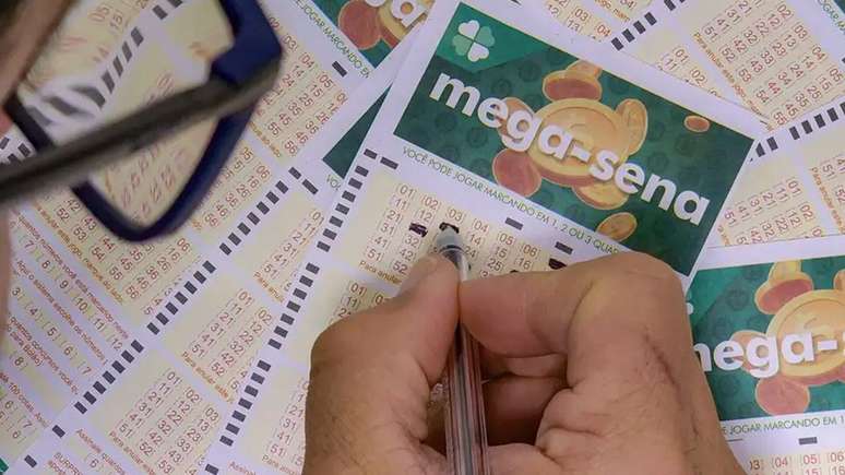 Chassis? A lottery employee steals the winning Mega-Sena ticket and confesses to yet another crime