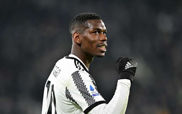 Pogba juega con la Juventus 