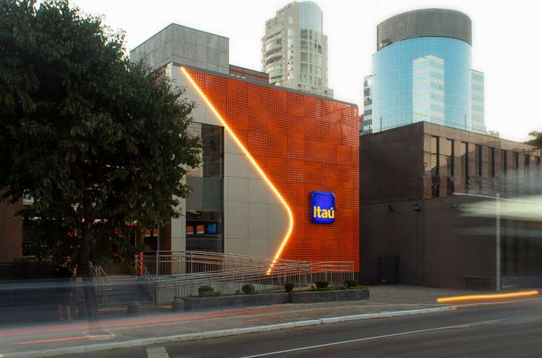 itaú unibanco itub4