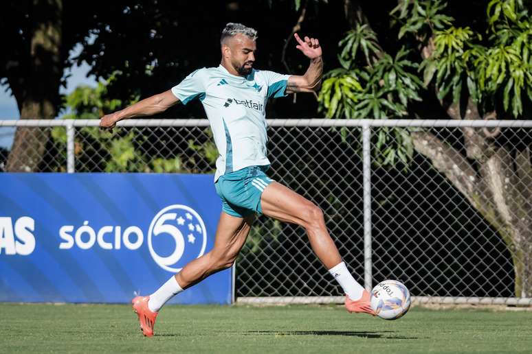 Fabrício Bruno revela bastidores da negociação para retornar ao Cruzeiro. 