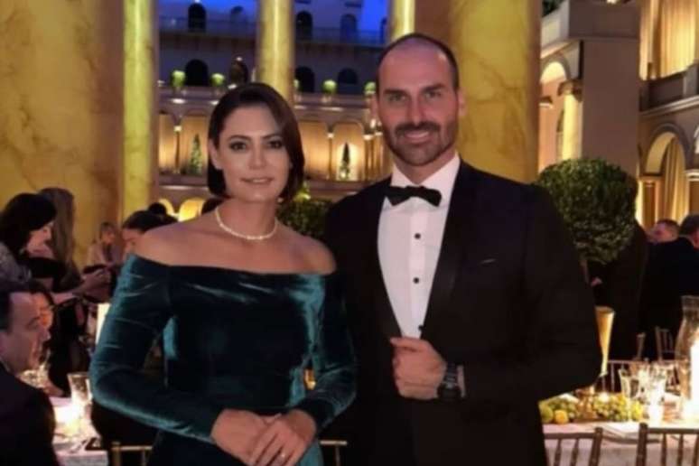 Michelle e Eduardo Bolsonaro durante eventobaixar o betnacionalWashington, na noite anterior à posse de Donald Trump.