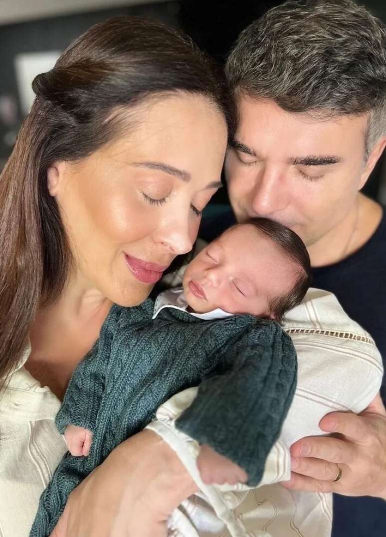 Claudia Raia e Jarbas Homem de Mello com o filho Luca.