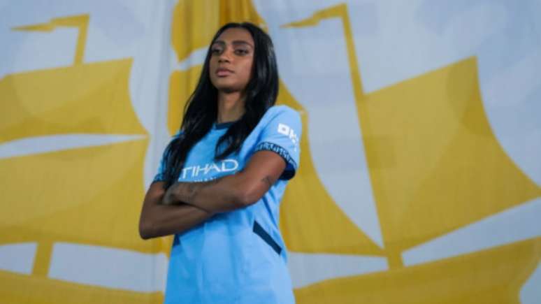 El equipo femenino del Manchester City compró a la primera jugadora brasileña