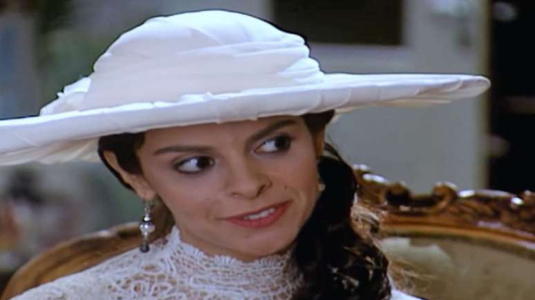 Have you left the TV? Relative of the author, the Cabocla actress has a new job at Globo