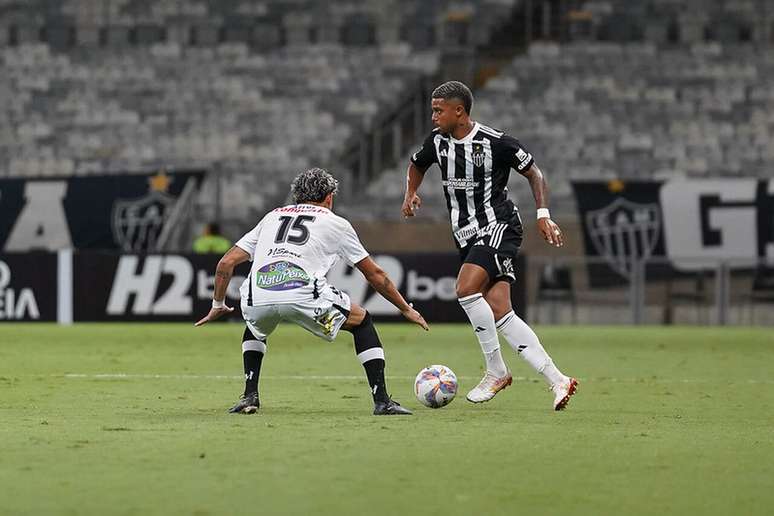 Lucas Lima anotó desde arriba. Por tanto, no hay lugar para Robert, de Galo. Foto: Daniela Veiga/Atlético