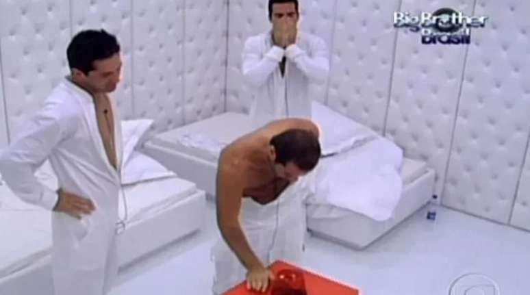 O Quarto Branco estreou no BBB 9 com Newton, Ralf e Leo -