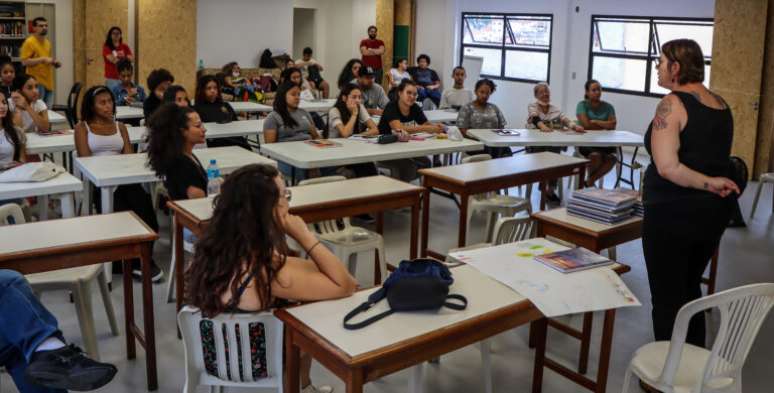 Cursinho Elza Soares, que funciona na favela São Remo e já colocou outras alunas e alunos na USP.