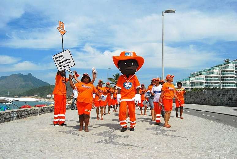 Trabalho de conscientização em praias diminuiu o tempo de trabalho no Pontal. As cinco horas de limpeza caíram para duas.