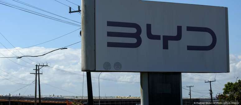 BYD vigia funcionários na Bahia com câmeras e adota medidas contra vazamento de denúncias, relata reportagem