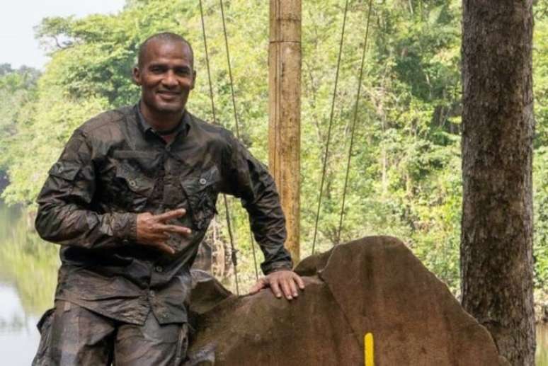 Ex-jogador Malouda faz parte da reserva de cidadãos do Terceiro Regimento de Infantaria Estrangeira da França.