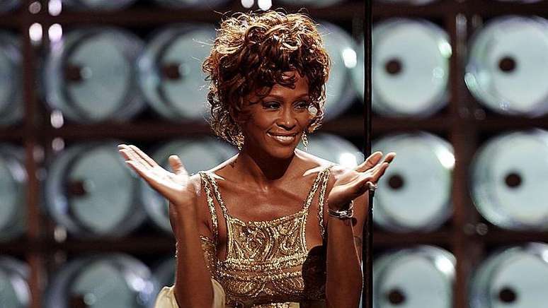 Whitney Houston em 2004, durante a entrega do World Music Awards. A cantora vendeu mais de 200 milhões de discos em todo o mundo