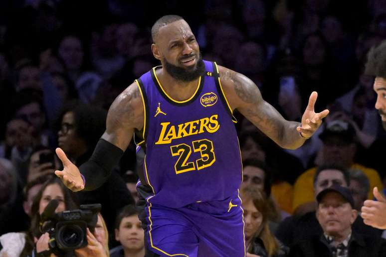 LeBron James est&aacute; entre os titulares do All Star Game