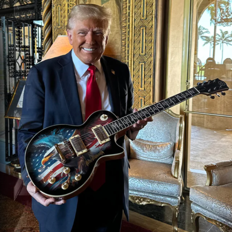 Modelo autografado da guitarra de Trump é vendido por US$ 11,5 mil