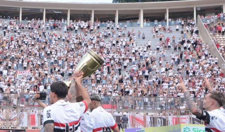 São Paulo comemora título da Copinha 2025